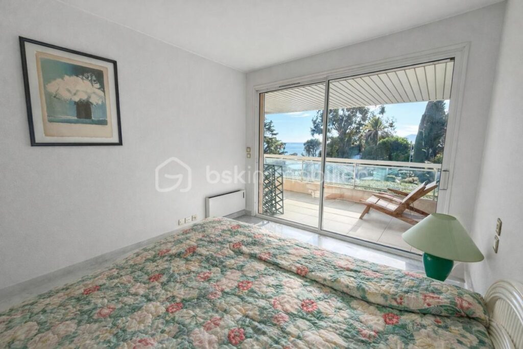 Cannes Croix-des-Gardes – Appartement 86m² – 3 pièces – Grande terrasse – vue mer – Piscine – Garage – 3 pièces – 2 chambres – 86 m²