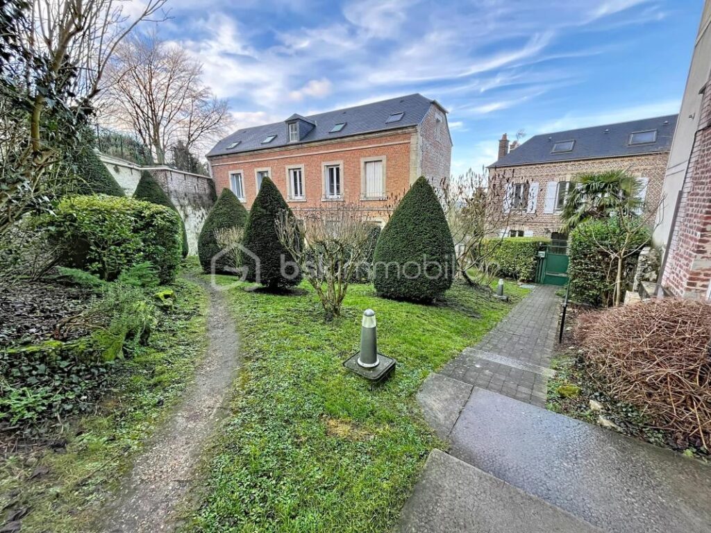 APPARTEMENT AVEC JARDIN – 2 pièces – 1 chambre – 40 m²