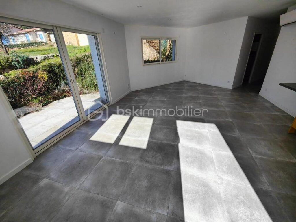 Villa quatre faces récente*** Exposition Sud*** Vue panoramique*** – 4 pièces – 3 chambres – 80 m²