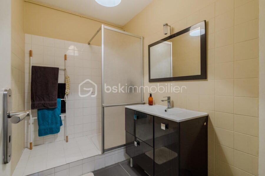 Appartement à vendre à Lyon 8e arrondissement — Vue nature — photo 8