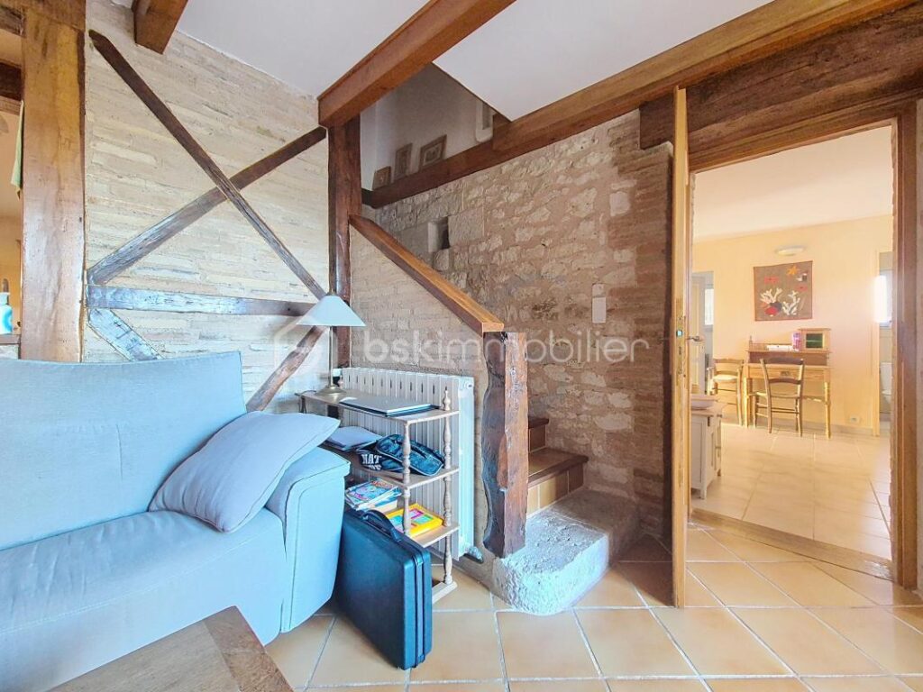 ‘Lauzerte – Maison + Gîte + Piscine : le charme, le confort… et la rentabilité !’ – 7 pièces – 4 chambres – 132 m²