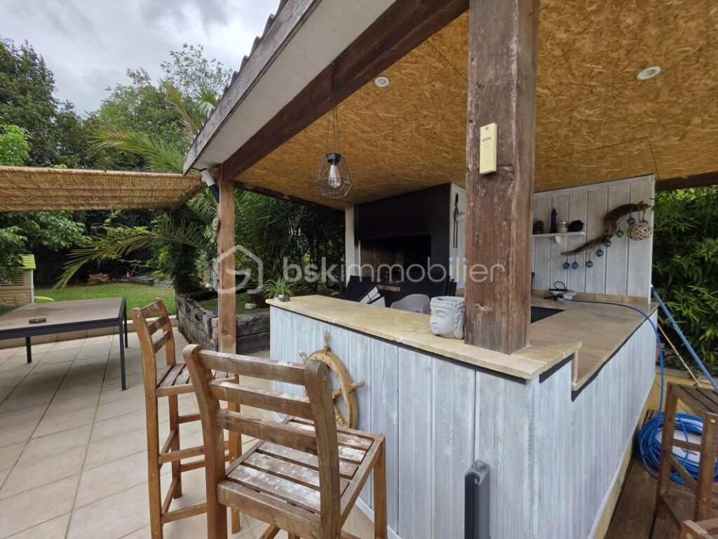 MAISON 128 m²- 4 CHAMBRES- PISCINE- POOL HOUSE- GARAGE – 5 pièces – 4 chambres – 128 m²