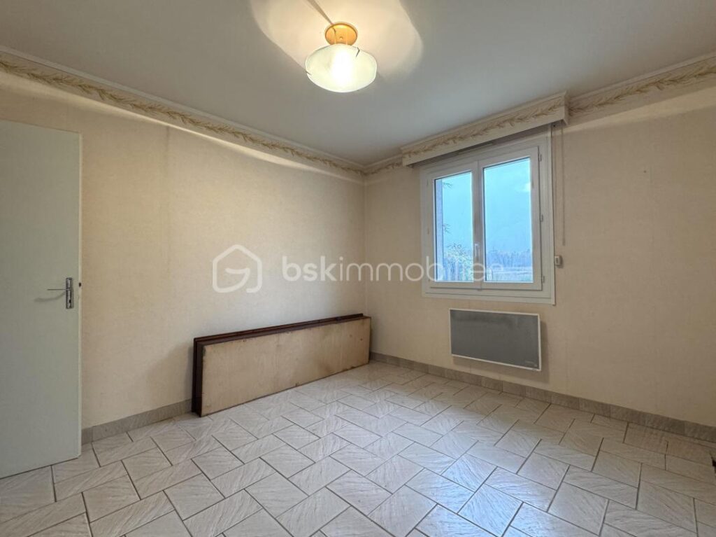 À vendre – Maison indépendante de plain-pied 101m2 avec sous-sol total – Poincy (à 2 min de Meaux) – 4 pièces – 3 chambres – 105 m²