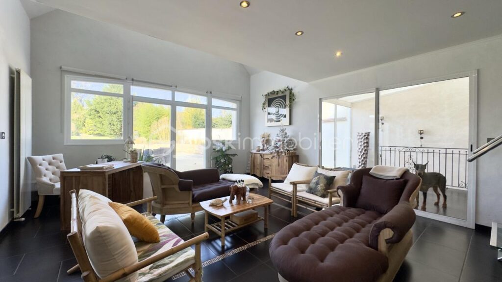 À Vendre – Maison d’Exception à Armentières-en-Brie 240m2 – 6 pièces – 4 chambres – 239 m²