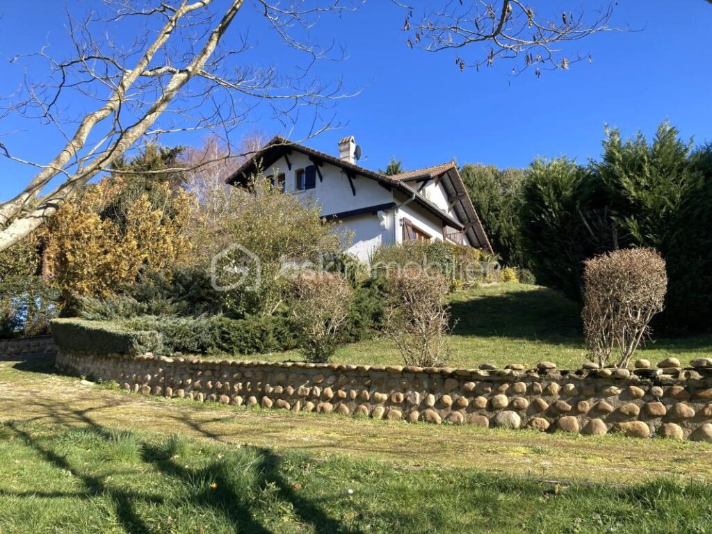 Havre de paix… maison avec vue sur les Pyrénées et piscine couverte – 5 pièces – 4 chambres – 158 m²