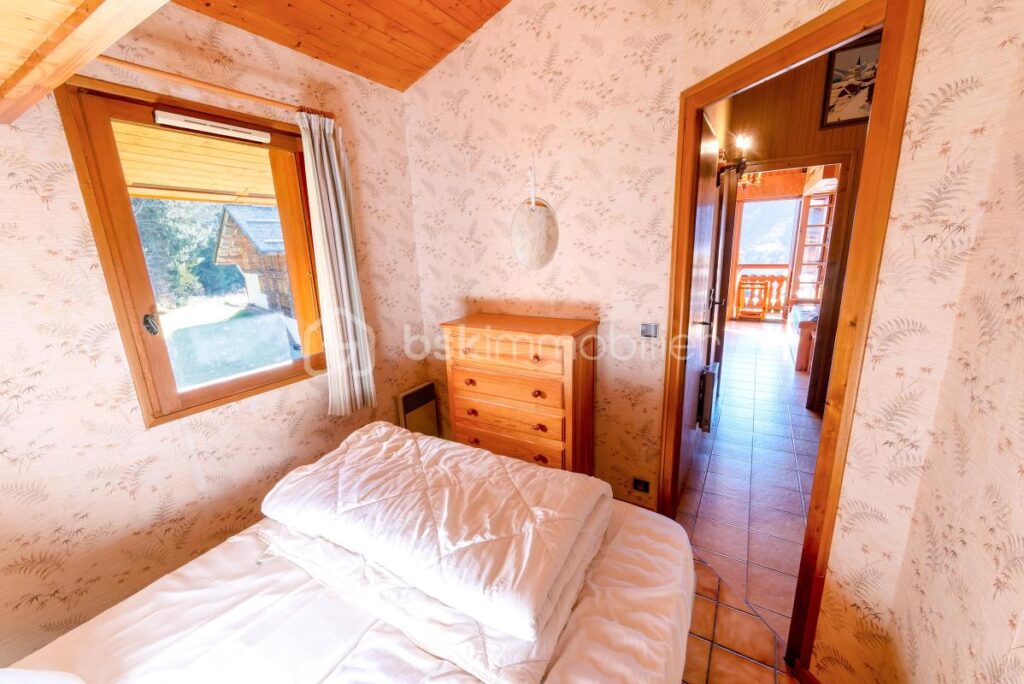 73950 – CREST-VOLAND – APPARTEMENT F2, 28M2 – PETITE COPROPRIÉTÉ – ENSOLEILLÉ, CALME – PROCHE REMONTÉES ET PROCHE CENTRE VILLAGE – 2 pièces – NR chambres – 28 m²