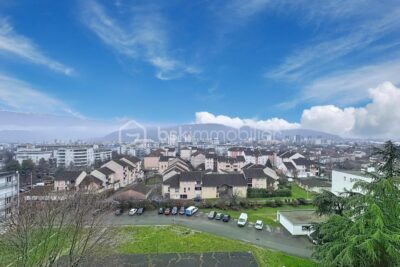 Coup de cœur – T4 transformé en T3 – 77 m² – 8ᵉ étage, vue imprenable, balcon – 4 pièces – 2 chambres – 77 m²