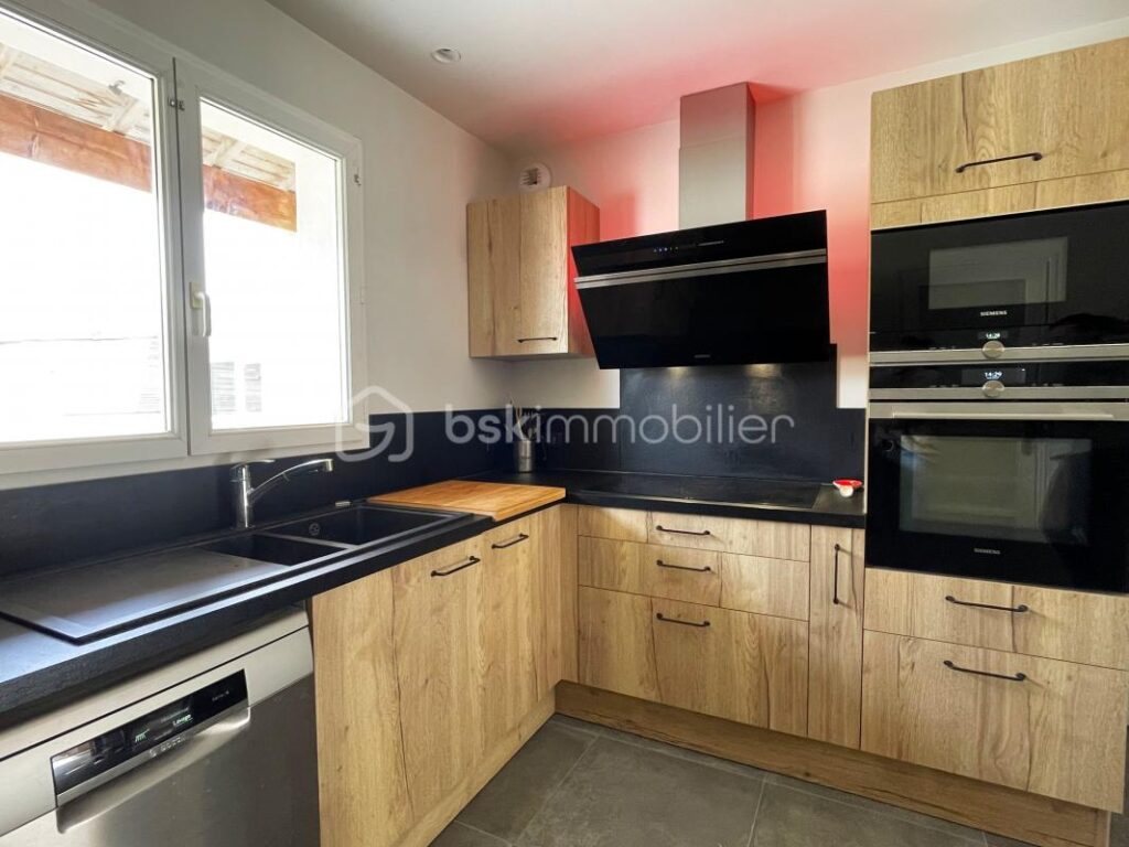 Villa au Calme avec Vue, Piscine & Dépendance – Un Vrai Coup de Cœur Familial ou Investisseur ! – 12 pièces – 5 chambres – 310 m²