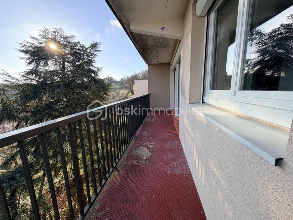 SOUS-OFFRE : Appartement T4 à rénover – 4 pièces – 3 chambres – 77 m²