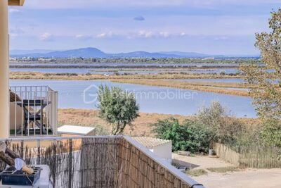 DERNIER ÉTAGE – VUE MER ET ÉTANGS – TERRASSE PANORAMIQUE – 3 pièces – 2 chambres – 48 m²
