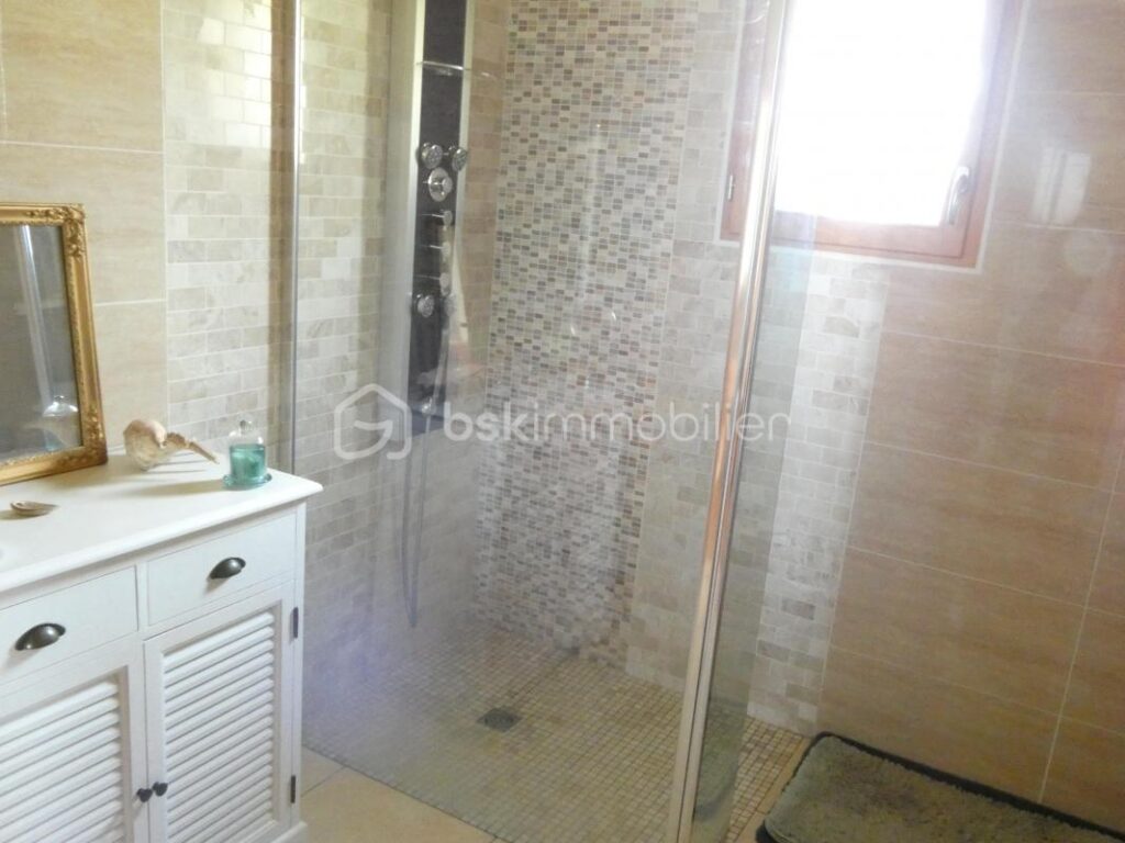 Maison bois de plain pied, 5 pièces, 3 chambres – 5 pièces – 3 chambres – 129 m²