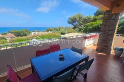 A LES ISSAMBRES (VAR) – PROPRIETE 7 PIECES 173 M² AVEC GRAND GARAGE ET PISCINE – VUE MER – 7 pièces – 4 chambres – 173 m²