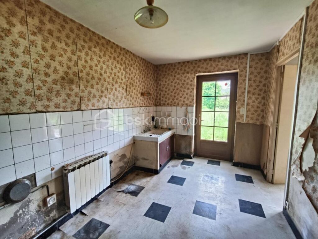 Grande Maison de Village en Pierres de 153 m2 à Allas les Mines – 6 pièces – 4 chambres – 153 m²