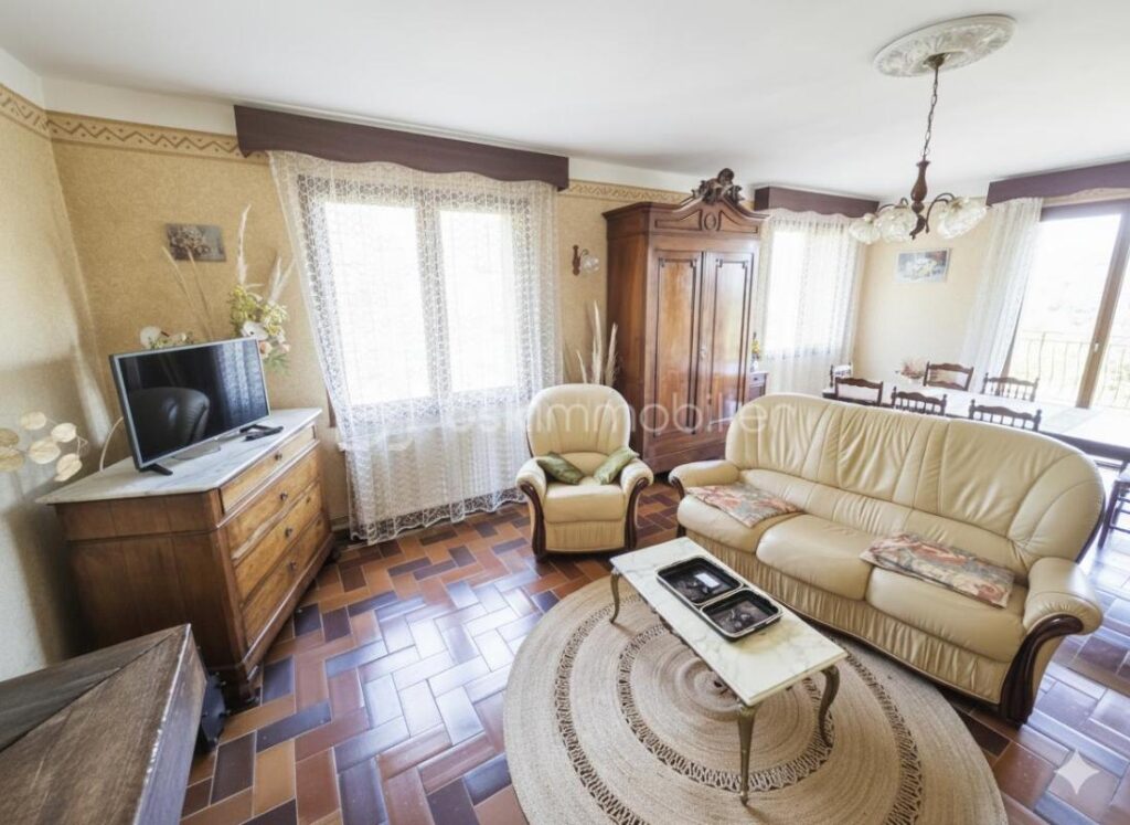 SUD ARDÈCHE – LES VANS : MAISON TRADITIONNELLE AVEC VUE PANORAMIQUE ET DOUBLE LOGEMENT – 6 pièces – 4 chambres – 163 m²