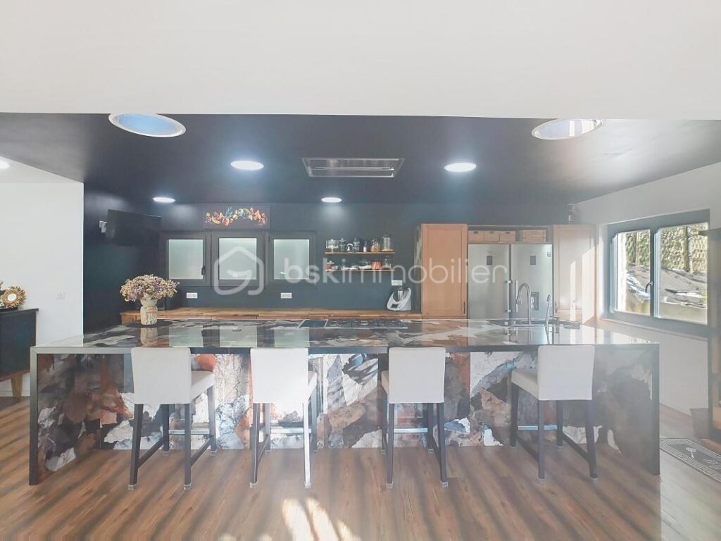 À VENDRE – Maison de prestige avec vue imprenable sur la Marne – Chalifert / Chessy – 8 pièces – 6 chambres – 310 m²