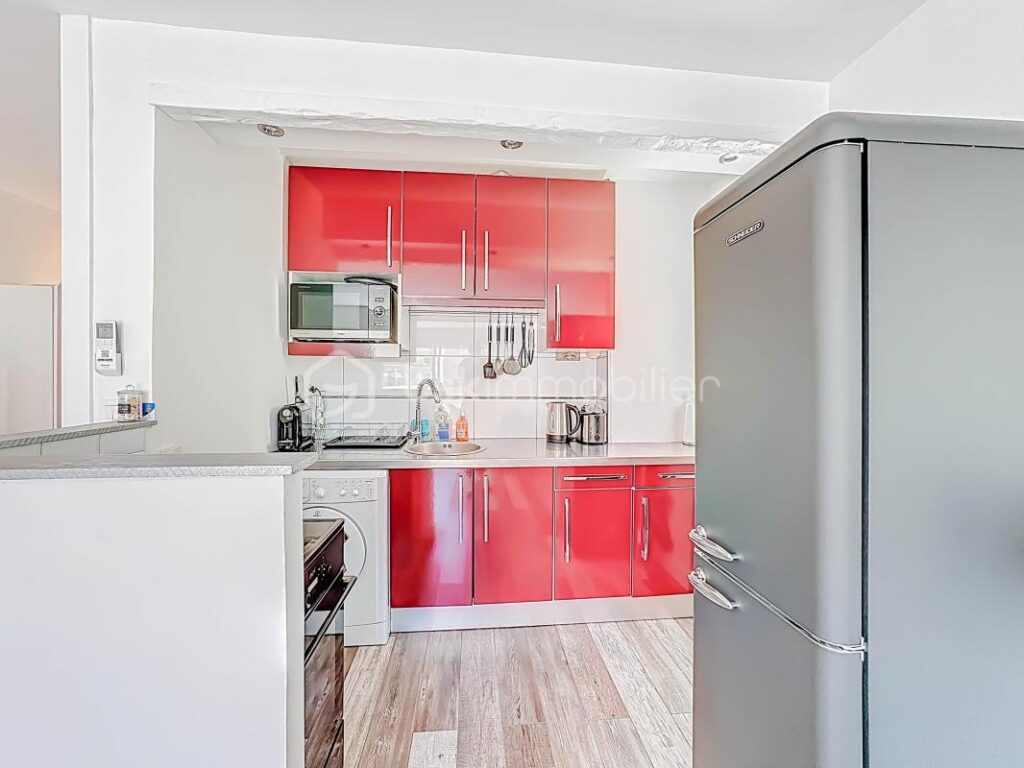 EXCLUSIVITE *** Magnifique Appartement T2 entièrement rénové avec terrasse et parking à PALAVAS *** – 2 pièces – 1 chambre – 40 m²