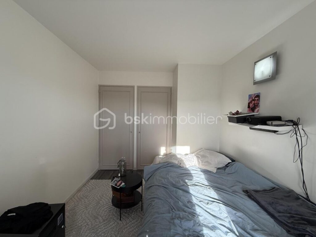 Appartement loué – Investissement locatif sécurisé – Proche université et centre-ville – Avec garage + cave – 2 pièces – 1 chambre – 36 m²
