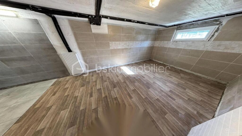 Maison avec 3 Chambres et sous sol semi-amenagée – 4 pièces – 3 chambres – 93 m²