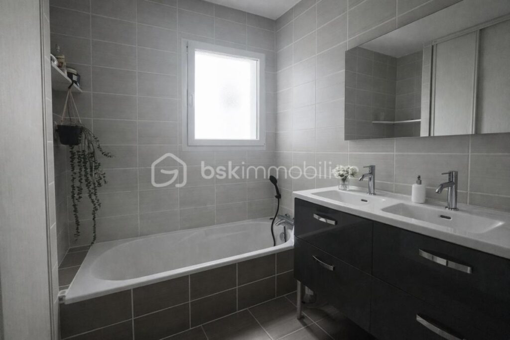 Maison plain-pied 97 m² – Impasse au calme – Vue dégagée – 5 pièces – 3 chambres – 97 m²