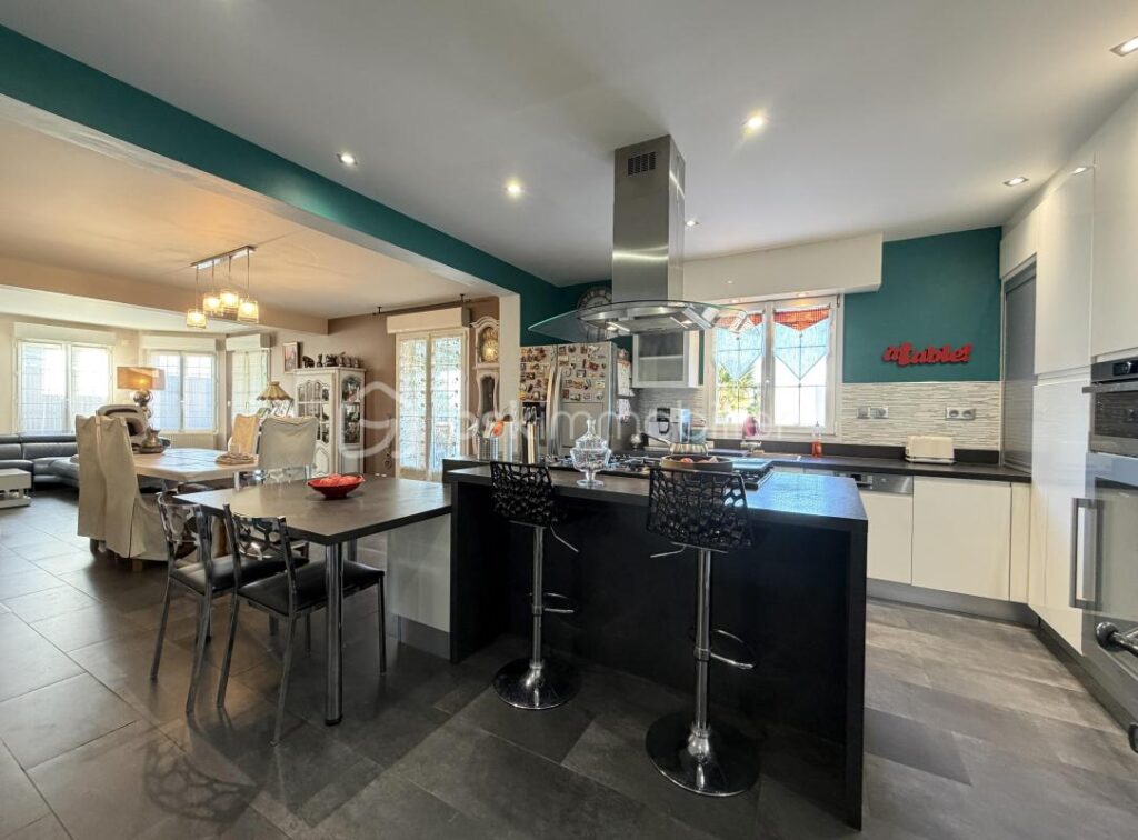 À vendre – Maison d’architecte indépendante à Fublaines (2005) – 8 pièces – 5 chambres – 205 m²