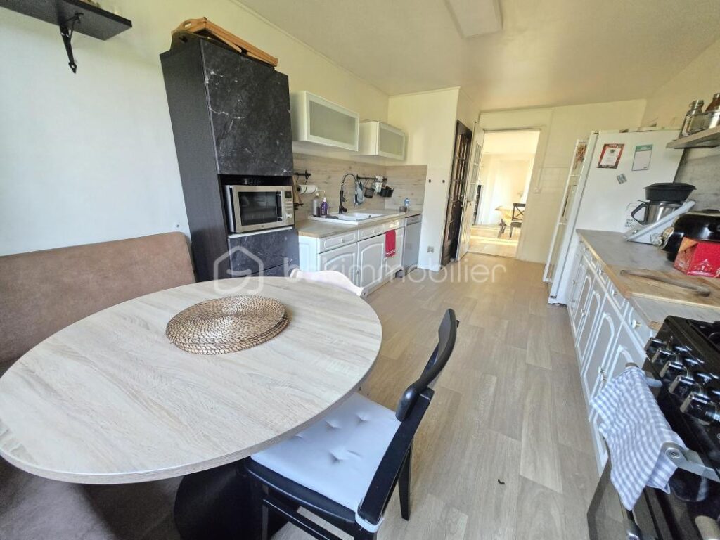 Magnifique Maison en pierres de 201m² à Raveau – 5 pièces – 4 chambres – 201 m²