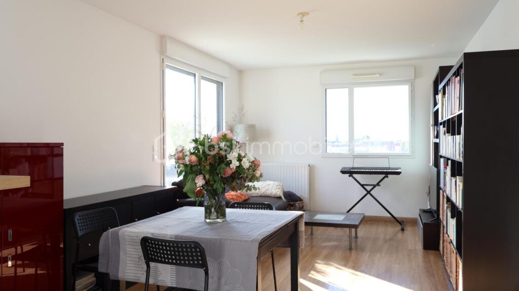 Superbe appartement T4 avec terrasse panoramique de 50 m2 à Chantepie – 4 pièces – 3 chambres – 77 m²