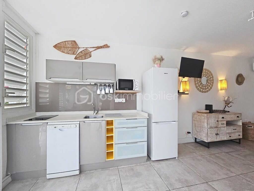 Quart de villa et sa cave Anse des Rochers piscine et plage – 1 pièce – 1 chambre – 21 m²