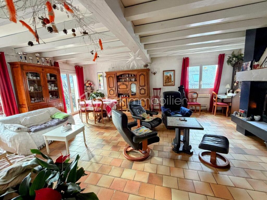 💥 Juzet-de-Luchon (31110) – Propriété de caractère avec piscine et vue montagnes à prix imbattable 💥 – 10 pièces – 5 chambres – 230 m²