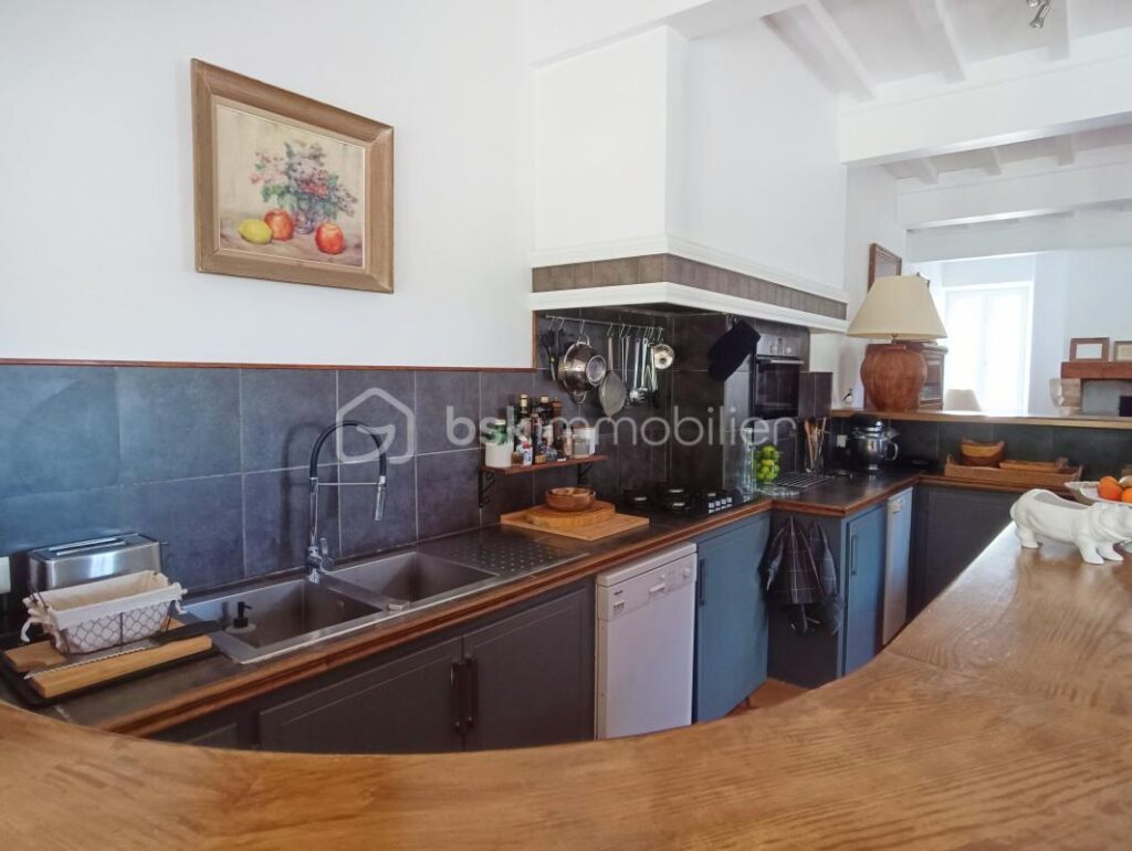 Une Perle Cachée au Cœur d’un Charmant Village du Gers – 12 pièces – 6 chambres – 278 m²