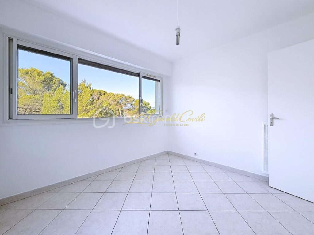 APPARTEMENT 4 PIECES DE 73 M² / CANNES LA BOCCA – 4 pièces – 3 chambres – 69 m²