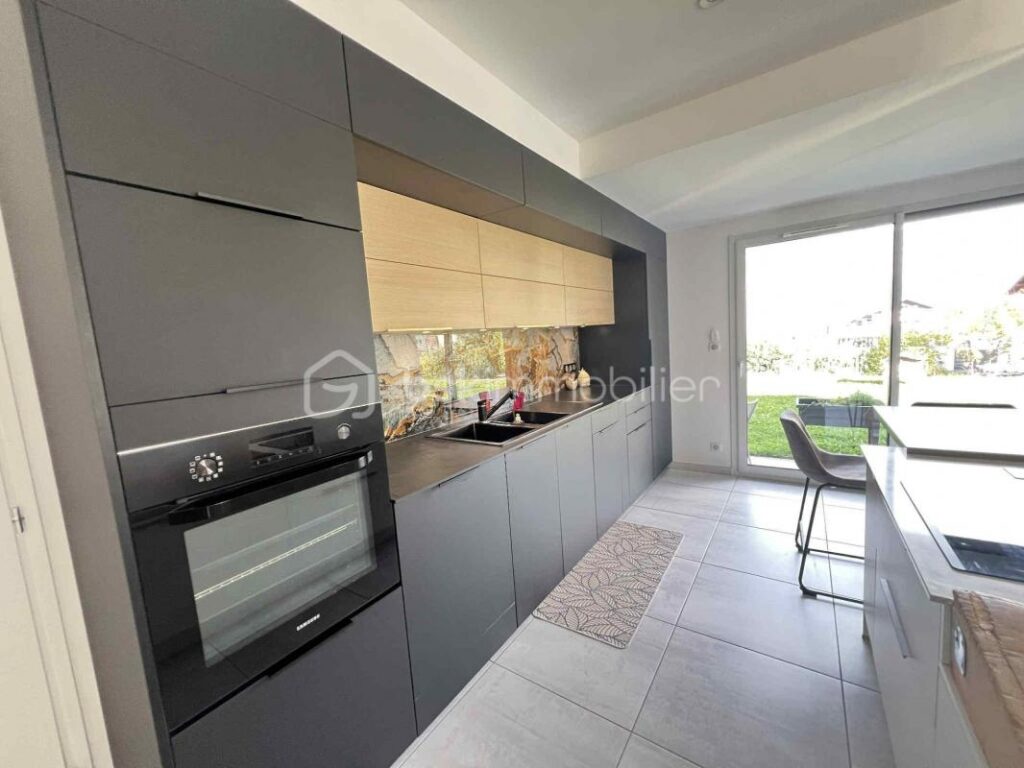 RARE SUR LE MARCHÉ-MAISON CONTEMPORAINE DE 133 M² – 5 pièces – 4 chambres – 133 m²