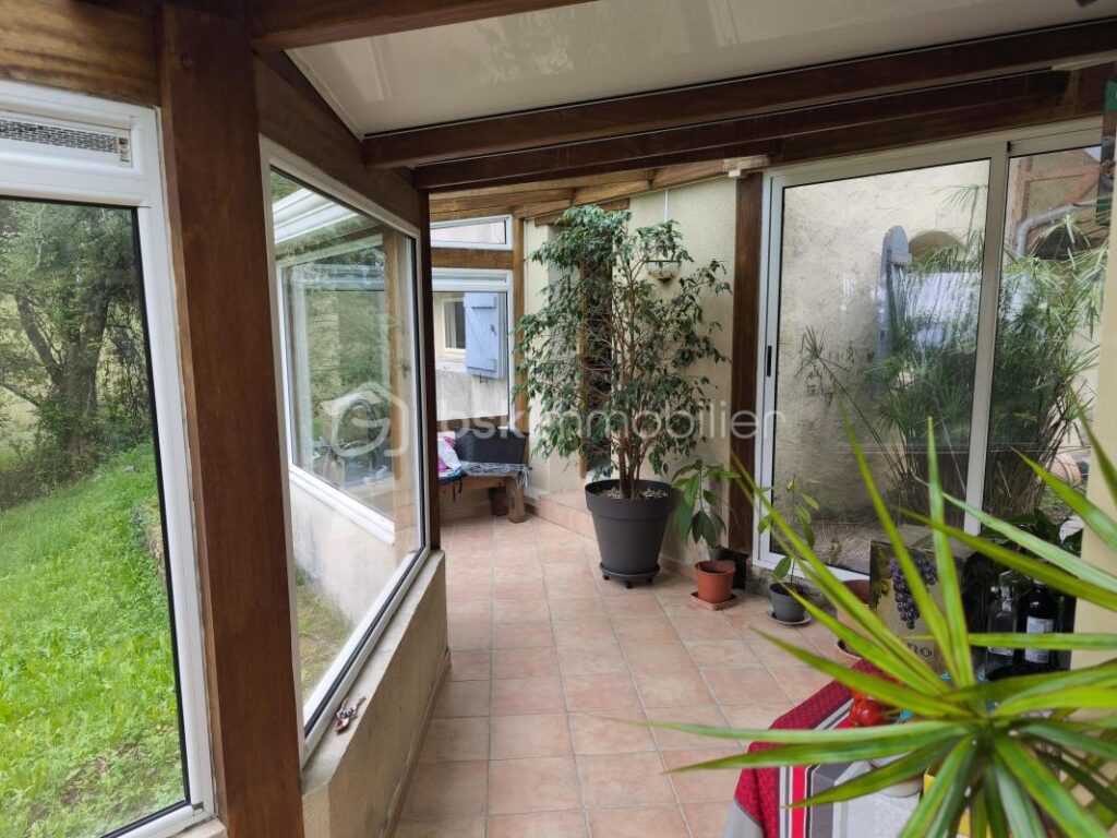 MAISONS DU 17 EME AVEC PETITE DEPENDANCE ET GARAGE – 5 pièces – 4 chambres – 150 m²