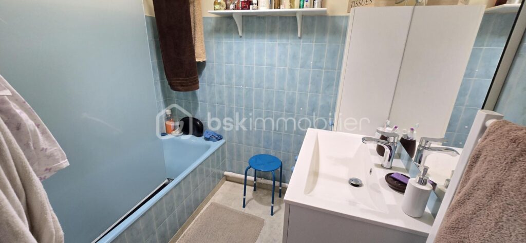 APPARTEMENT F3 avec cave et garage – 3 pièces – 1 chambre – 60 m²