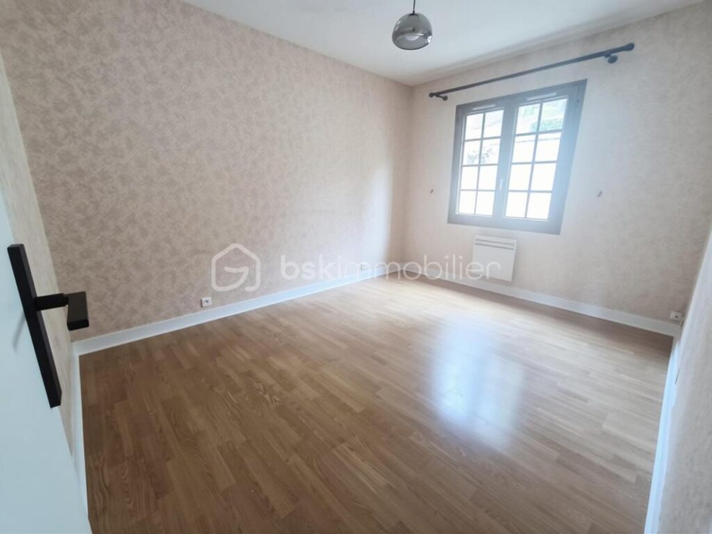 Claire ROSSIGNOL by BSK IMMOBILIER propose à Mazangé – 4 pièces – 3 chambres – 115 m²