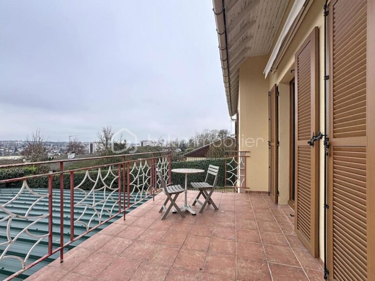 Maison familiale 6 pièces au calme dans un cadre verdoyant – 6 pièces – 5 chambres – 136 m²