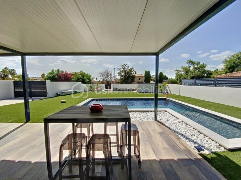 PERLE RARE AU MONT SAINT-LOUP – 5 pièces – 3 chambres – 190 m²