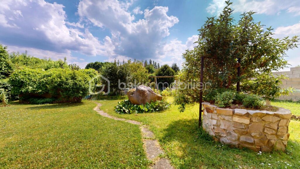 Maison traditionnelle avec vue dégagée à Lardy – 4 pièces – 2 chambres – 76 m²