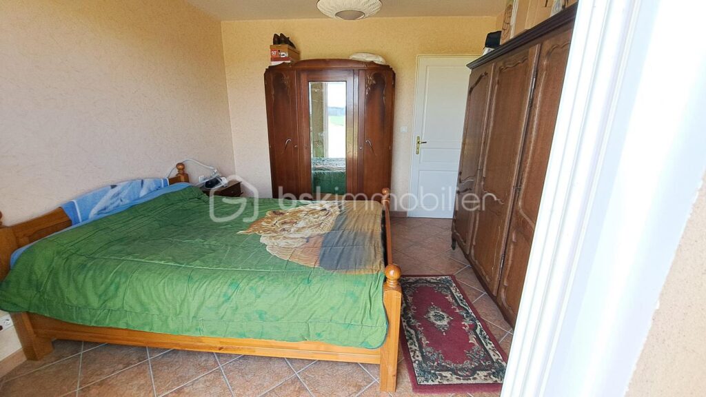 Maison de plain pied avec une belle vue sur la campagne – 4 pièces – 3 chambres – 117 m²