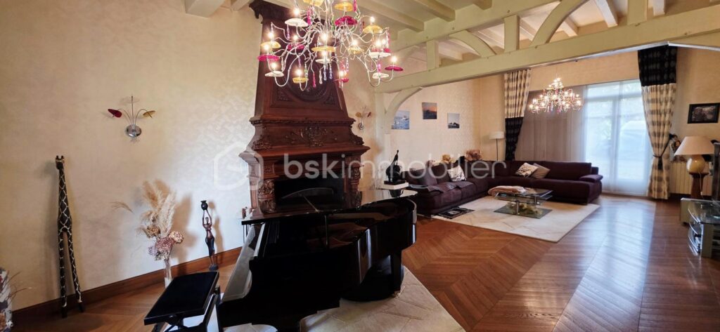 Maison exceptionnelle – 353 m² sur parc de 3 518 m² – 12 pièces – 5 chambres – 353 m²