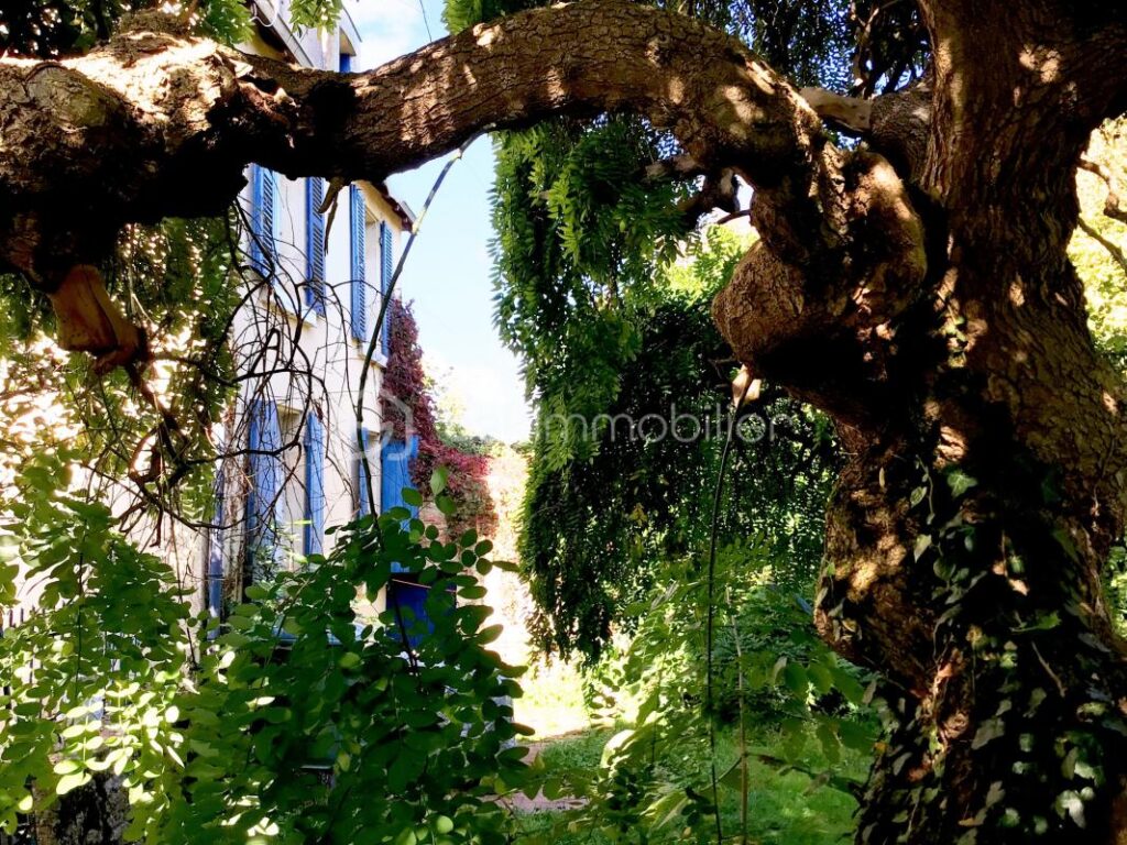 Maison de caractère à rénover – 8 pièces – 5 chambres – 189 m²