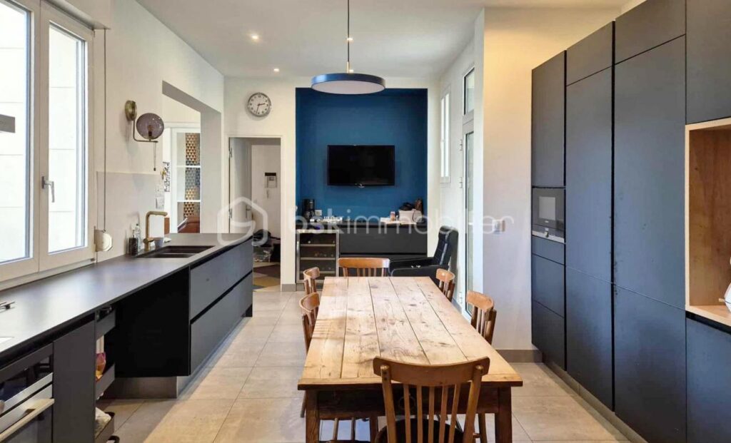 Demeure de très haut standing – NR pièces – 9 chambres – 564 m²