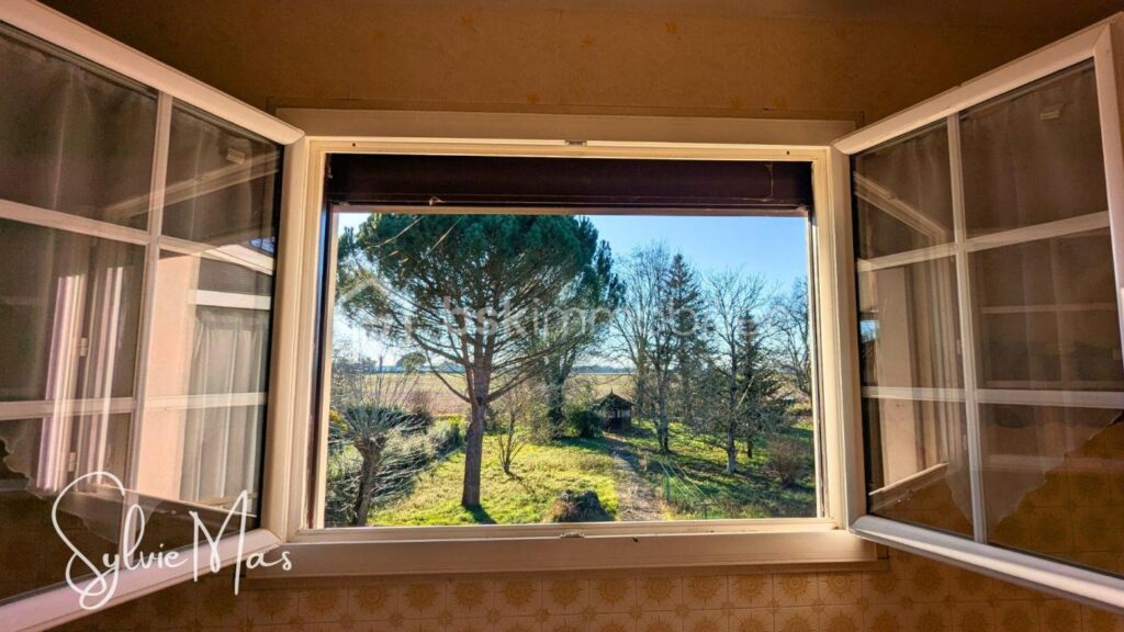 Maisons 4 pièces sur sous sol complet et jardin arboré 2 400 m2 – 5 pièces – 3 chambres – 125 m²