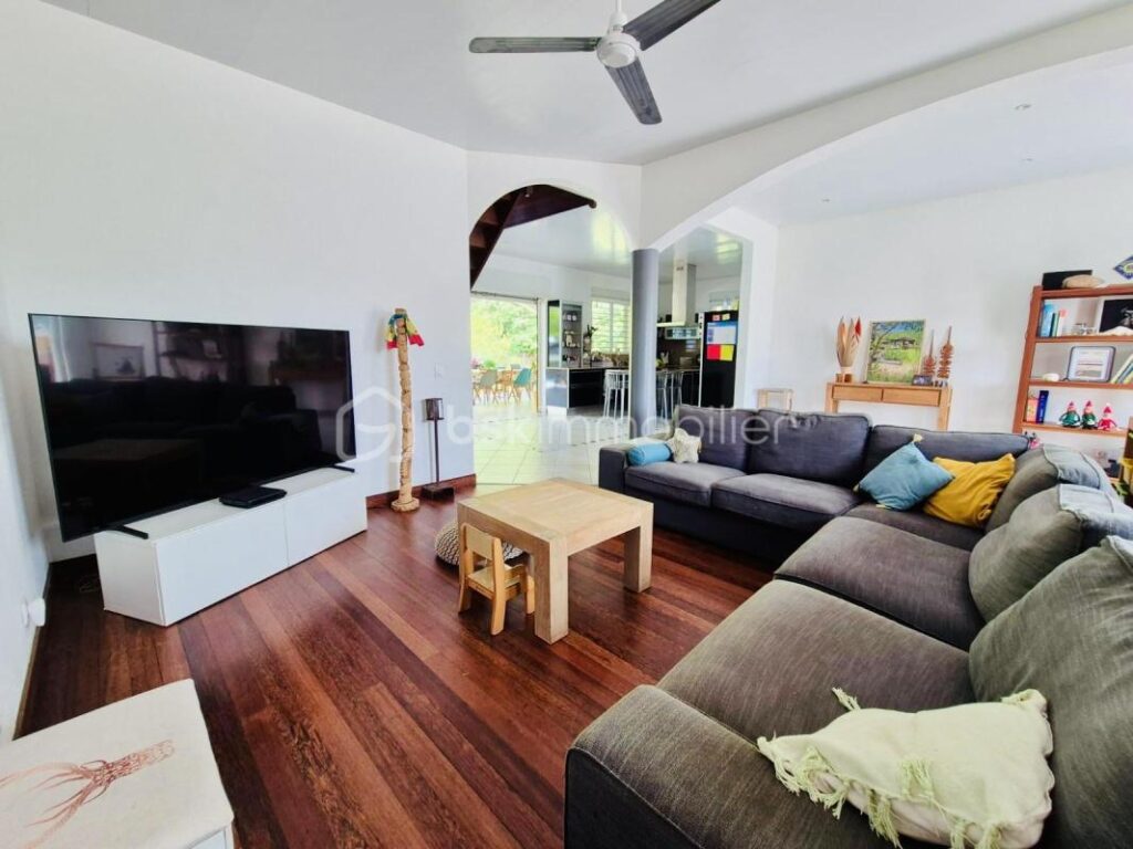 Superbe villa T4 de 200m2 à Matoury – 4 pièces – 3 chambres – 200 m²