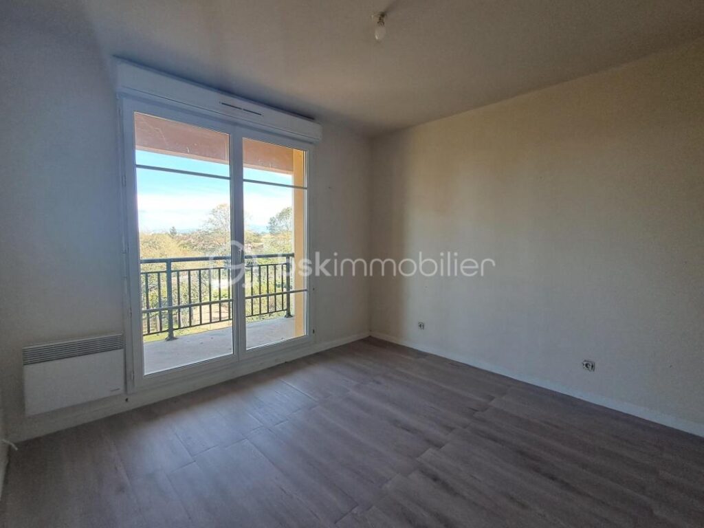 Appartement T3 en duplex en excellent état avec vue dégagée – 3 pièces – 2 chambres – 57 m²