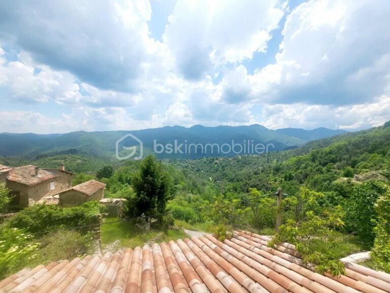 Maison en pierre à Thueyts – 6 pièces – 2 chambres – 127 m²