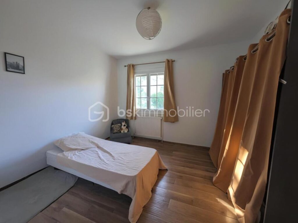 Maison familiale avec bureau indépendant – Pessan – 6 pièces – 4 chambres – 167 m²