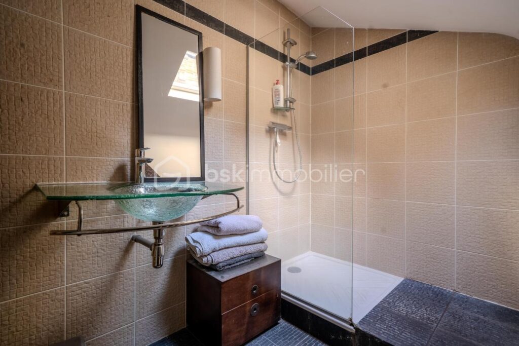 Appartement de Charme au Cœur du Vieux Tours – 2 pièces – 1 chambre – 58 m²