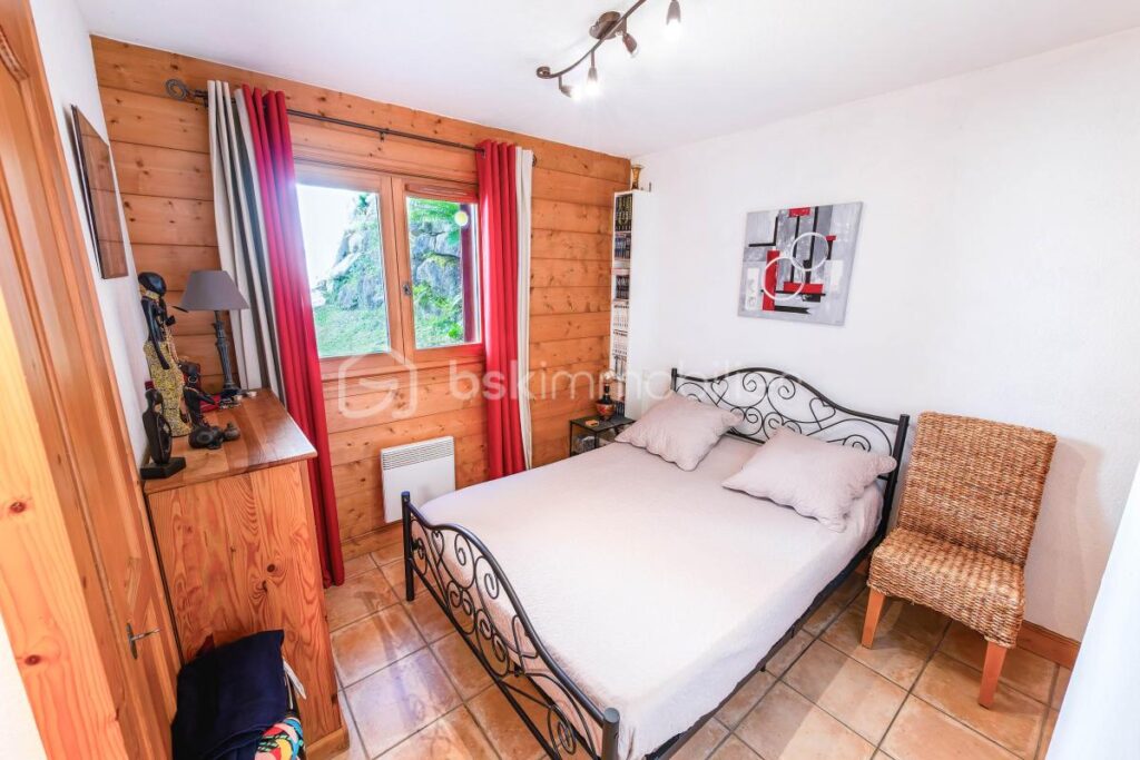 73590 FLUMET – APPARTEMENT T3, 2 CHAMBRES – GRAND BALCON SUD-OUEST VUE MONTAGNE – PROCHE SKI – RÉSIDENCE RÉCENTE – 3 pièces – 2 chambres – 45 m²