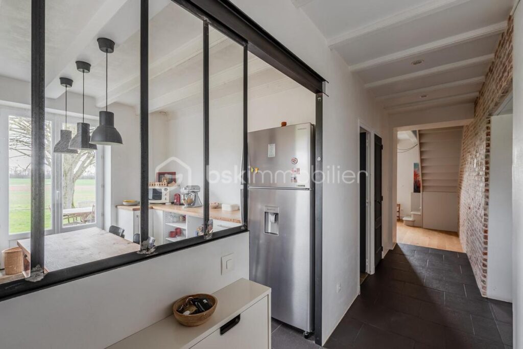 MAISON AVEC CHARME , POTENTIEL D’AGRANDISSEMENT ET DEPENDANCE AU CALME ET SANS VIS A VIS – 5 pièces – 3 chambres – 128 m²