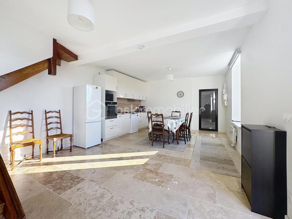 Maison Bourgeoise au coeur d’un bourg – 5 pièces – 4 chambres – 145 m²